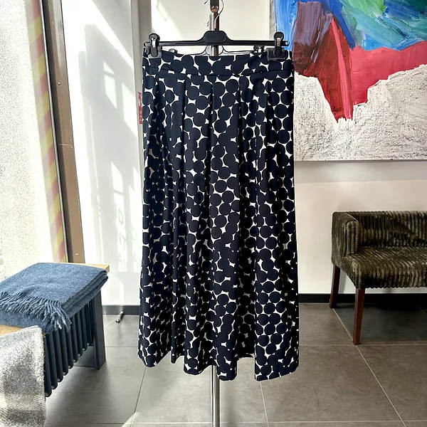 Dotty Black